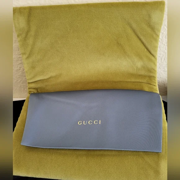 Gucci Green Velvet and Slate Satin Padded Case Limited Edition - Picture 2 of 8